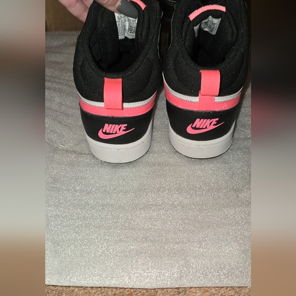 Nike Court Borough Mid, kids size 6.5y, women 8 - Picture 7 of 7